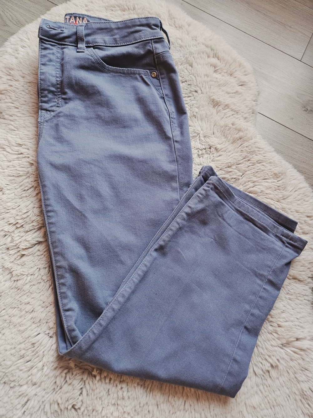 Santana Tummy Control High Waisted Straight Leg Jeans - Medium Wash Size 10🔥